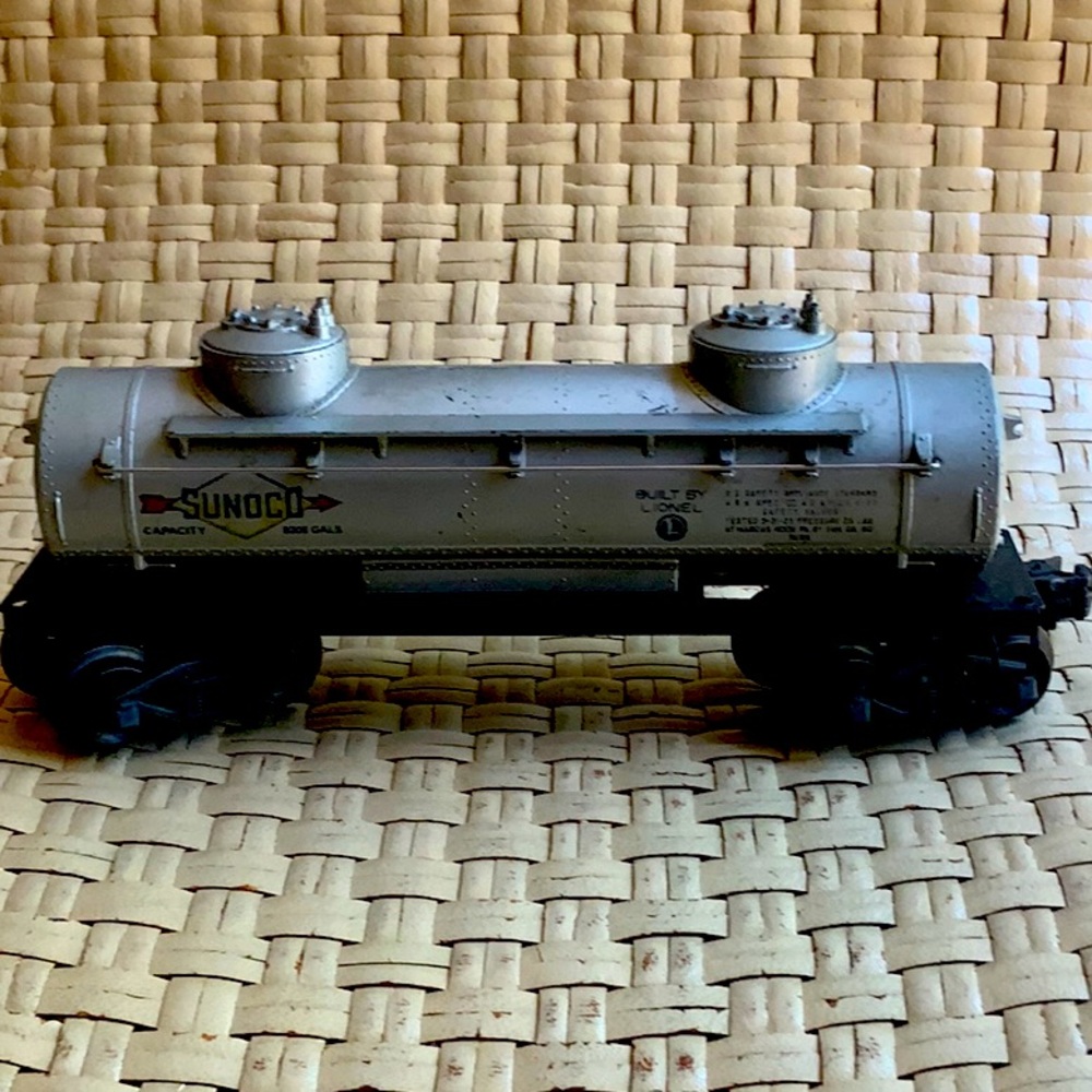LIONEL TRAIN 6465 O GAUGE POSTWAR TANKER TANK TRUCK VTG